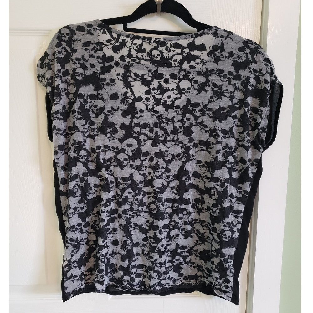 Skull blouse - Picture 3 of 5